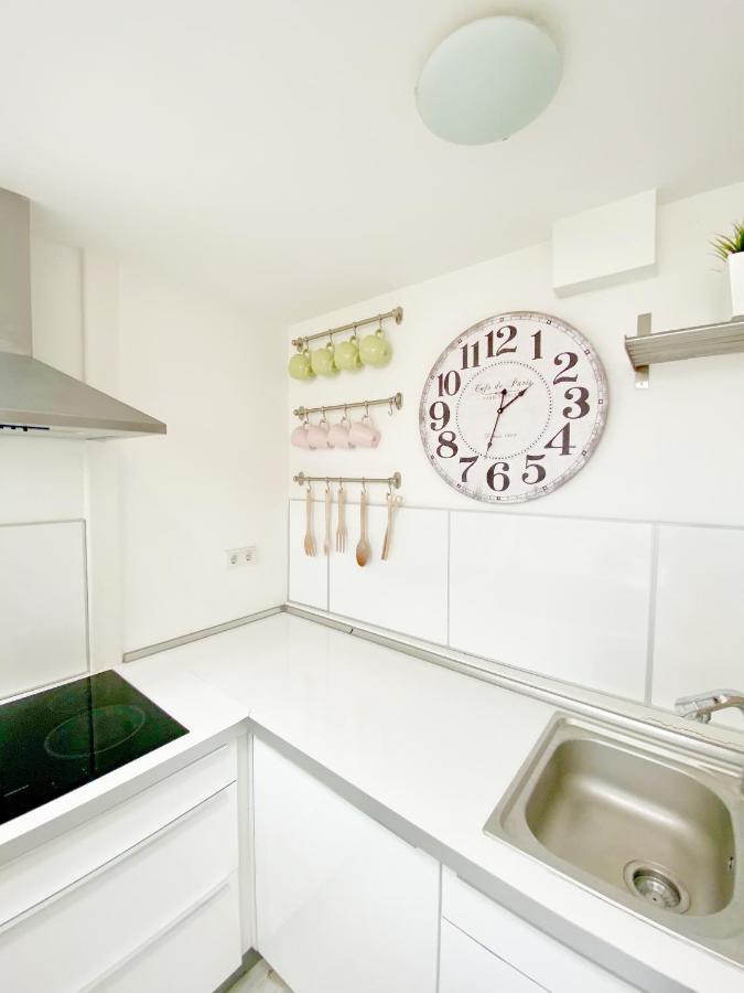 Loft With Rooftop And Free Parking In Garage Boedapest Buitenkant foto